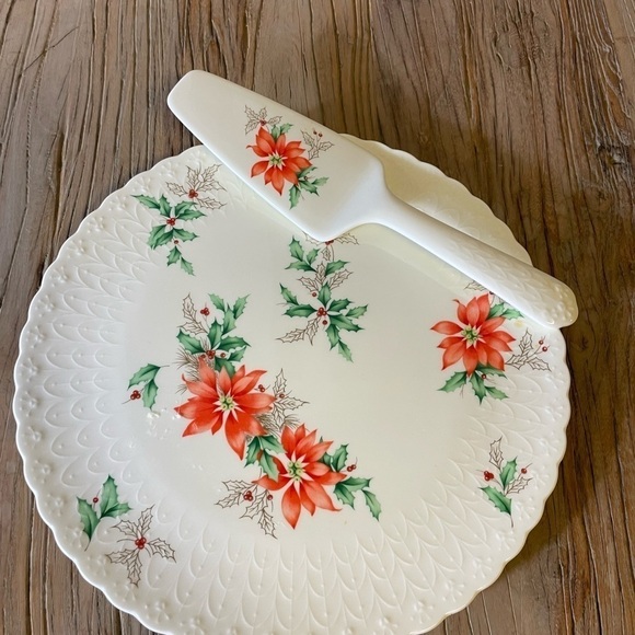 Mikasa Bone China Christmas Poinsettia Serving Set - Picture 2 of 6